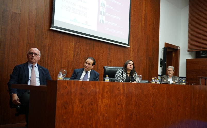 Presentación de Fundación Sociedad Civil. Foto del evento.